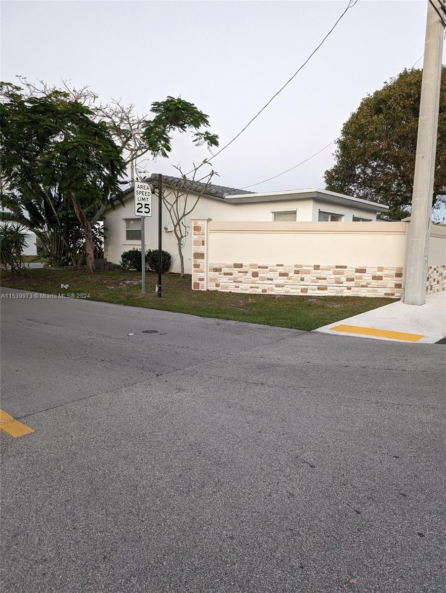 1612 NW 45th Ct