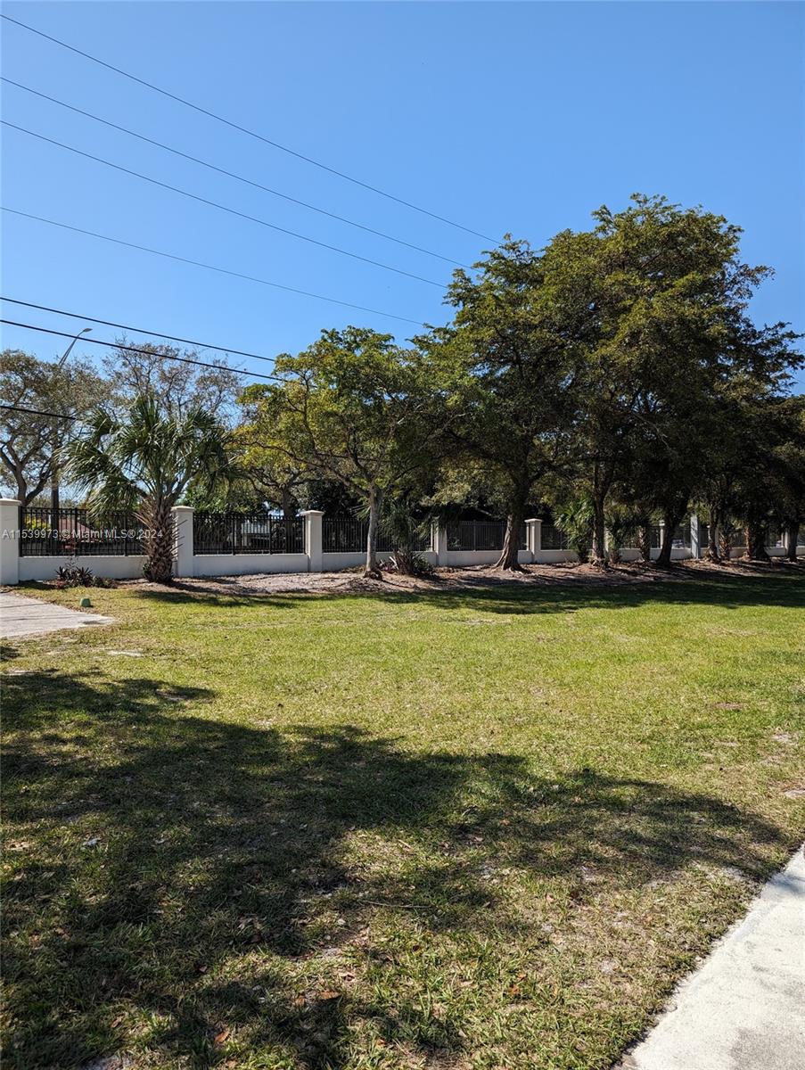 1612 NW 45th Ct
