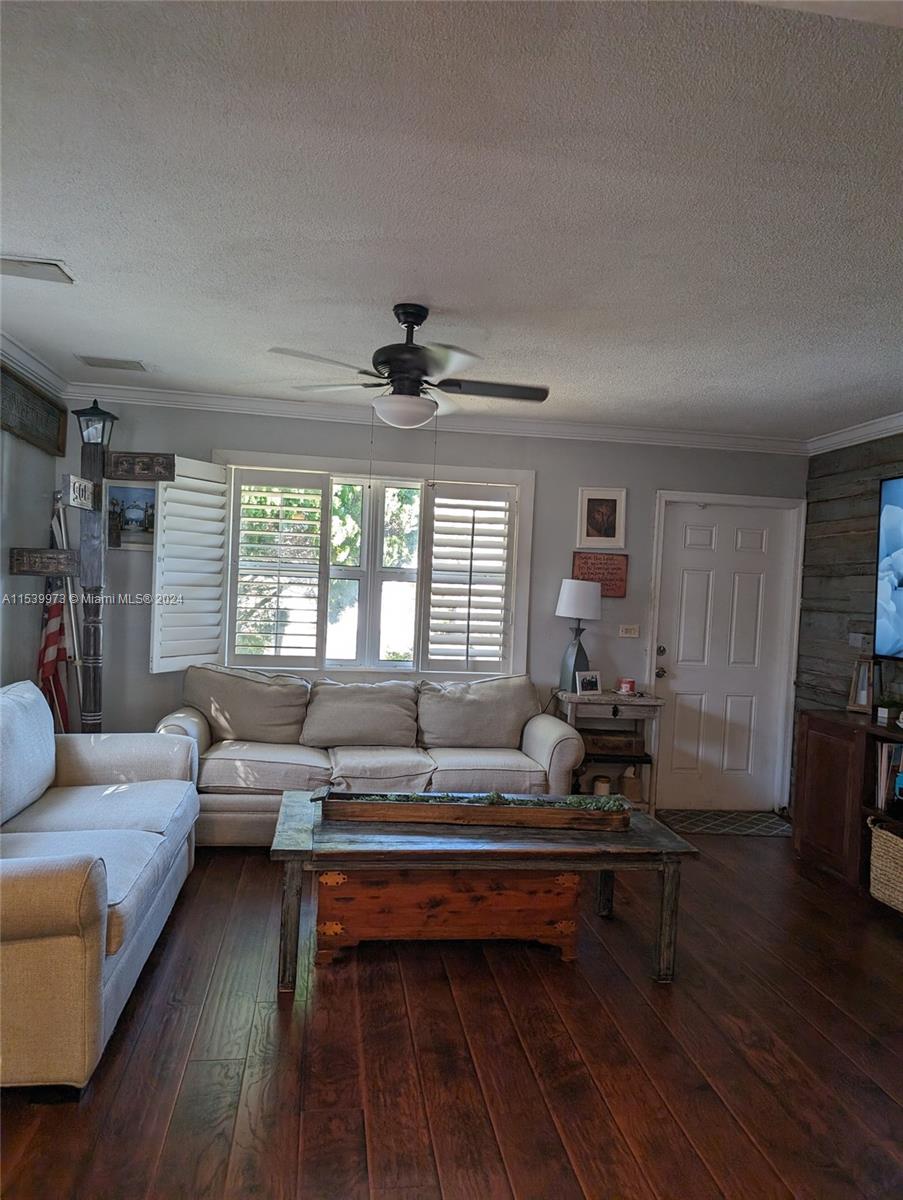 1612 NW 45th Ct