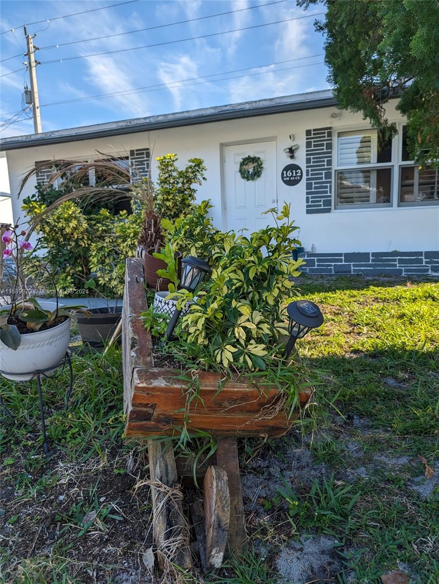 1612 NW 45th Ct