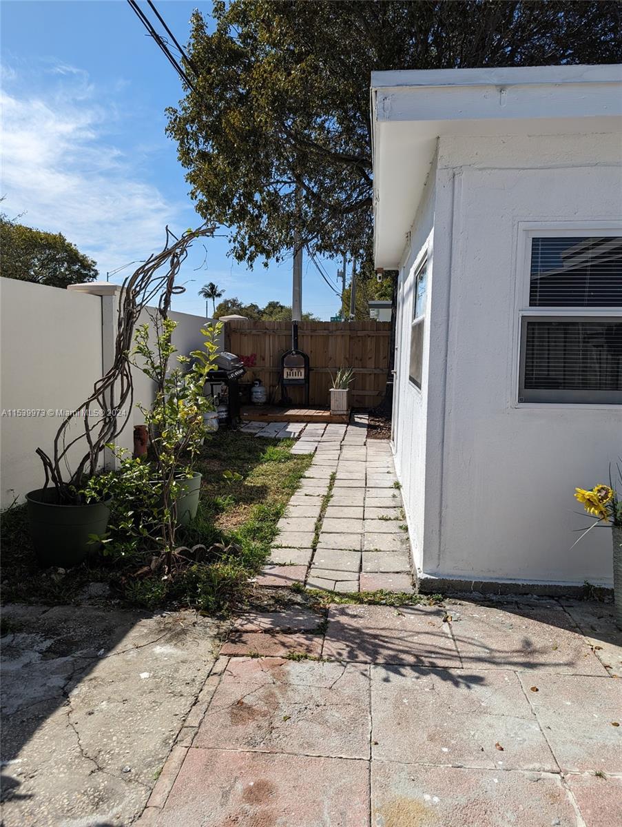 1612 NW 45th Ct