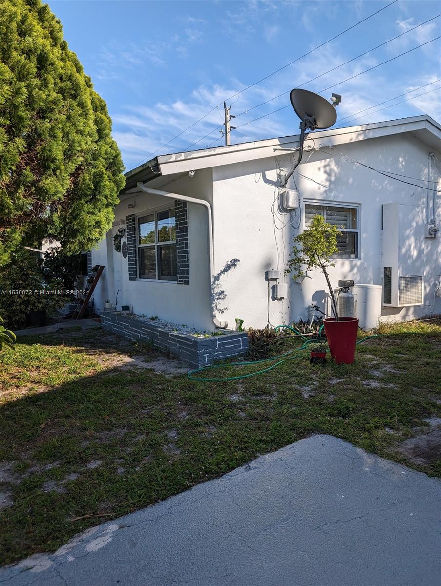 1612 NW 45th Ct