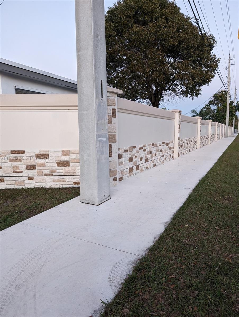 1612 NW 45th Ct