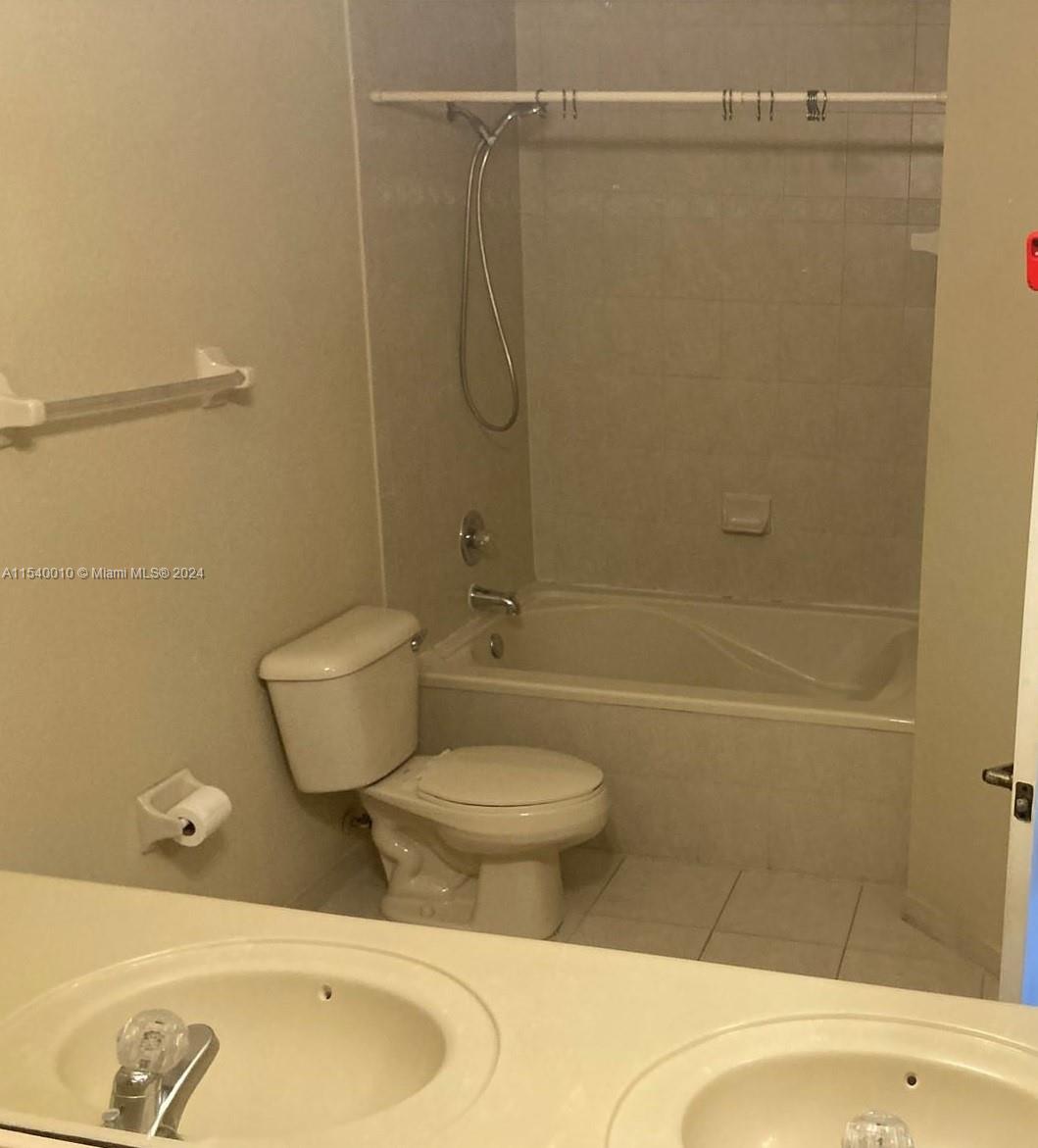 7718 NW 116th Ave # 7718