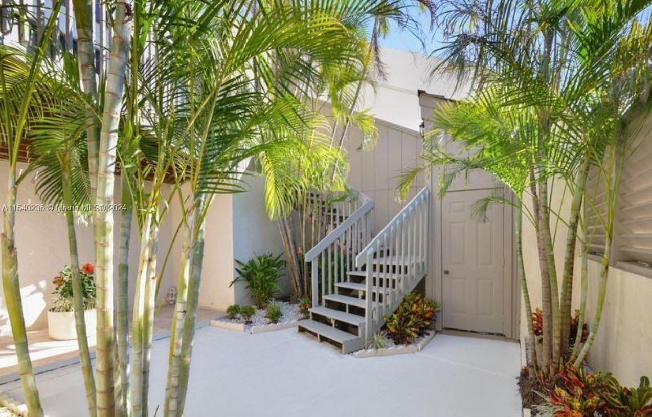 1605 S US Highway 1 # 10H