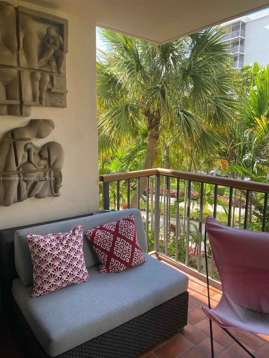 101 Ocean Lane Dr # 302