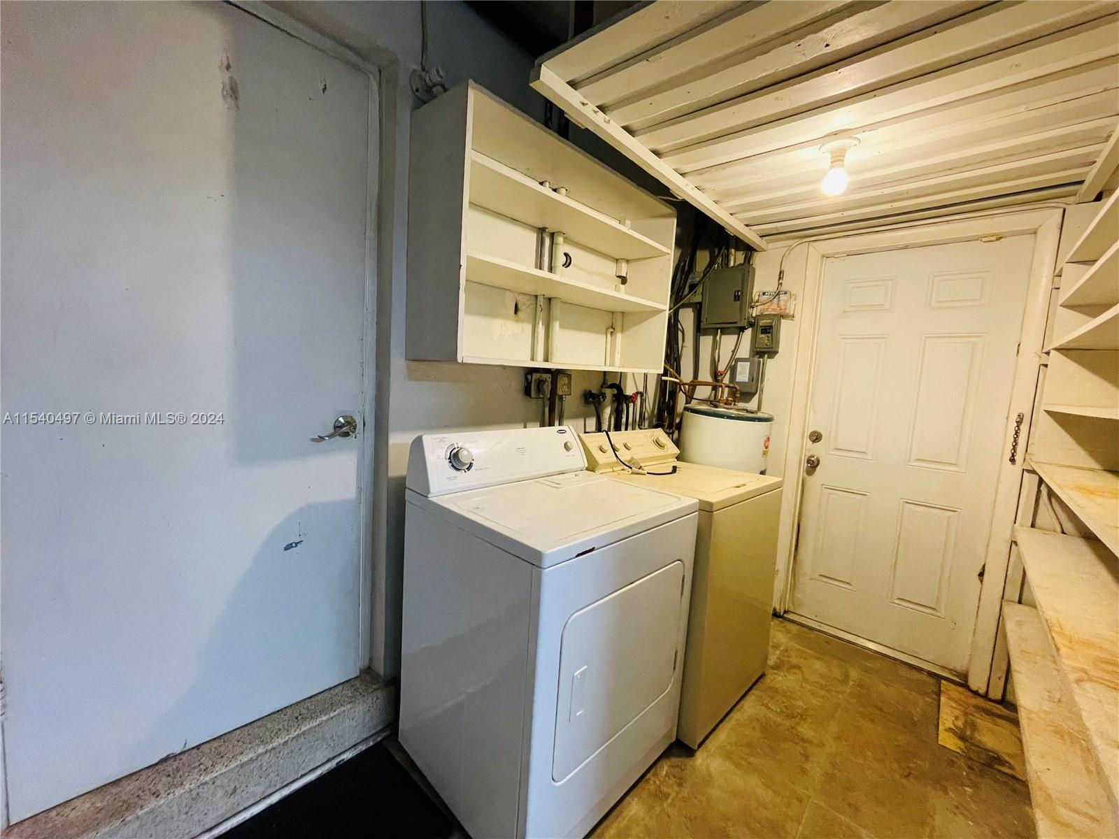 9350 SW 52nd Ter