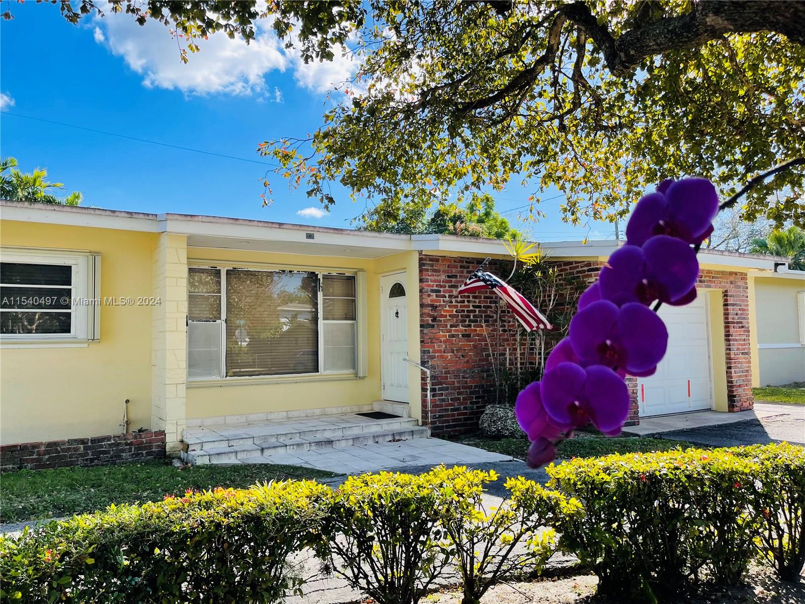 9350 SW 52nd Ter