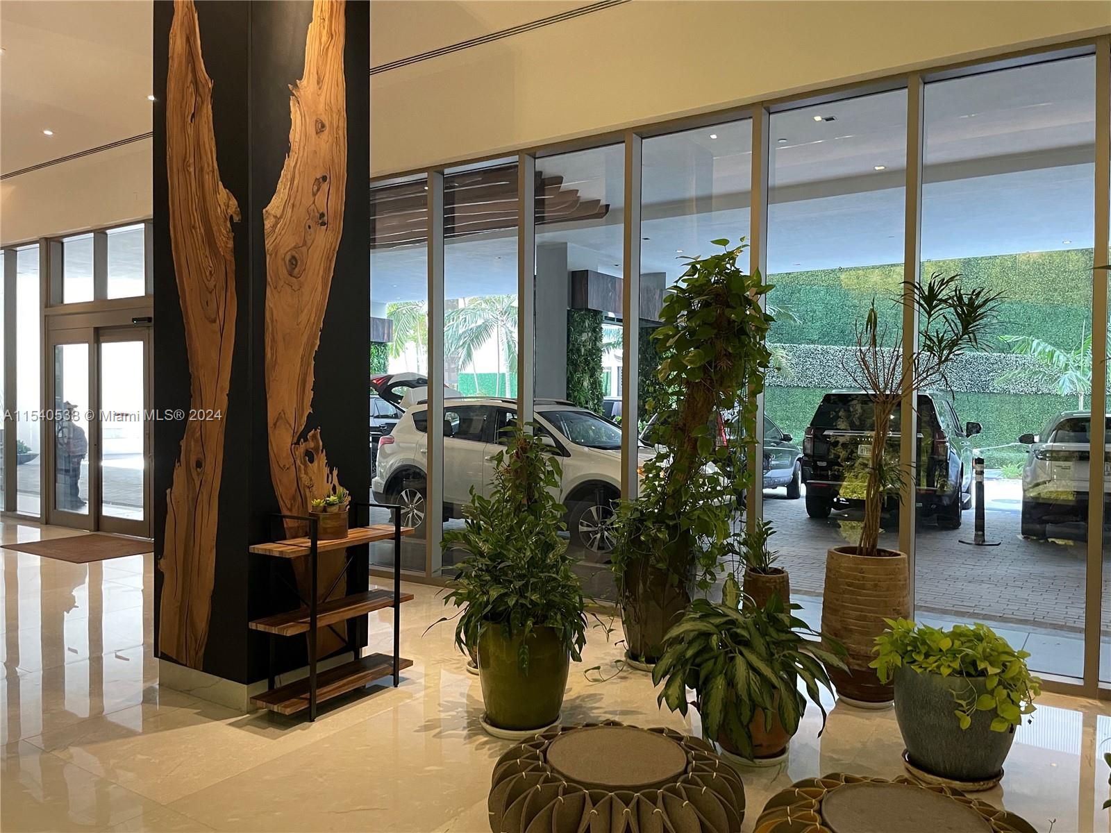 1010 Brickell Ave # 2501