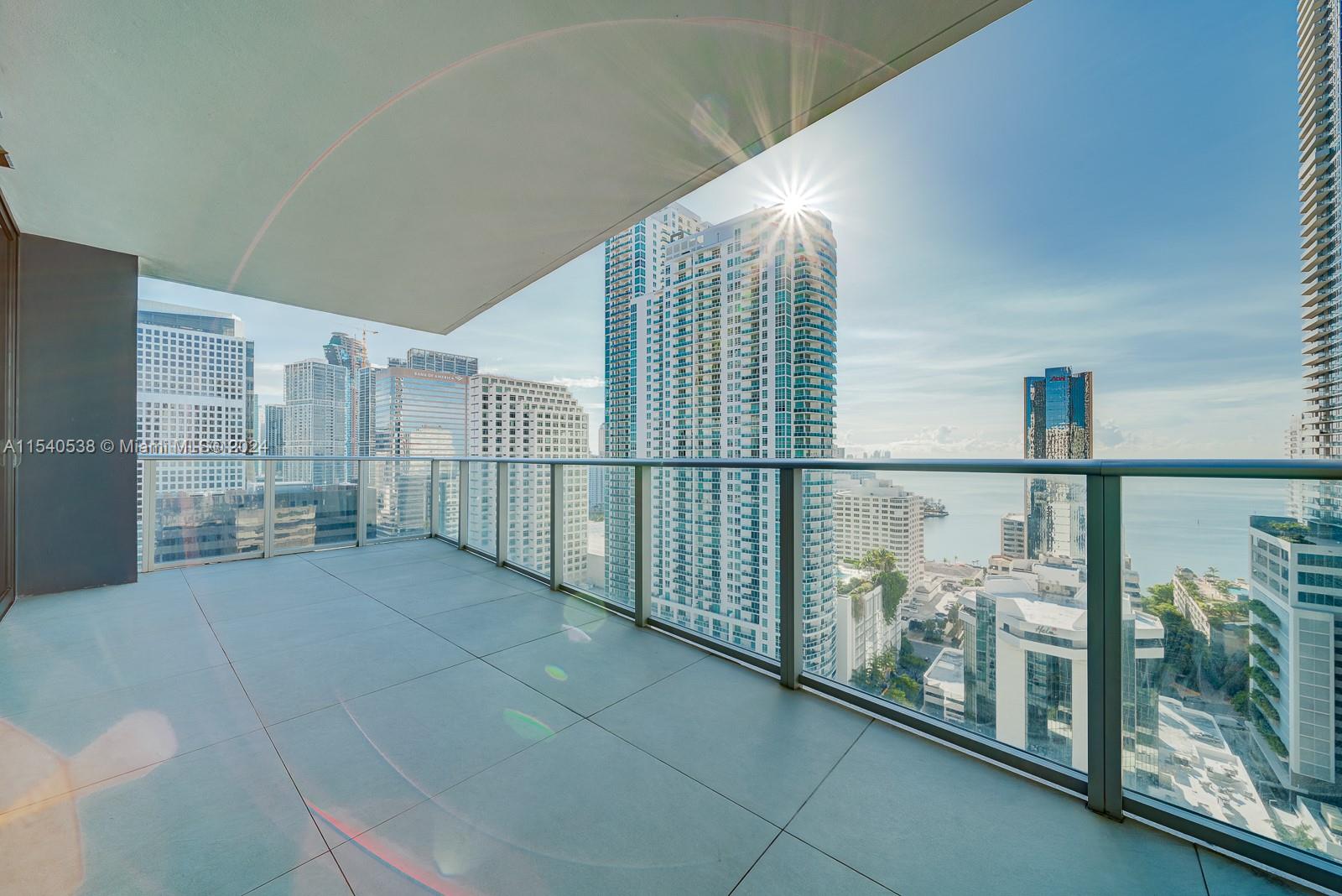 1010 Brickell Ave # 2501