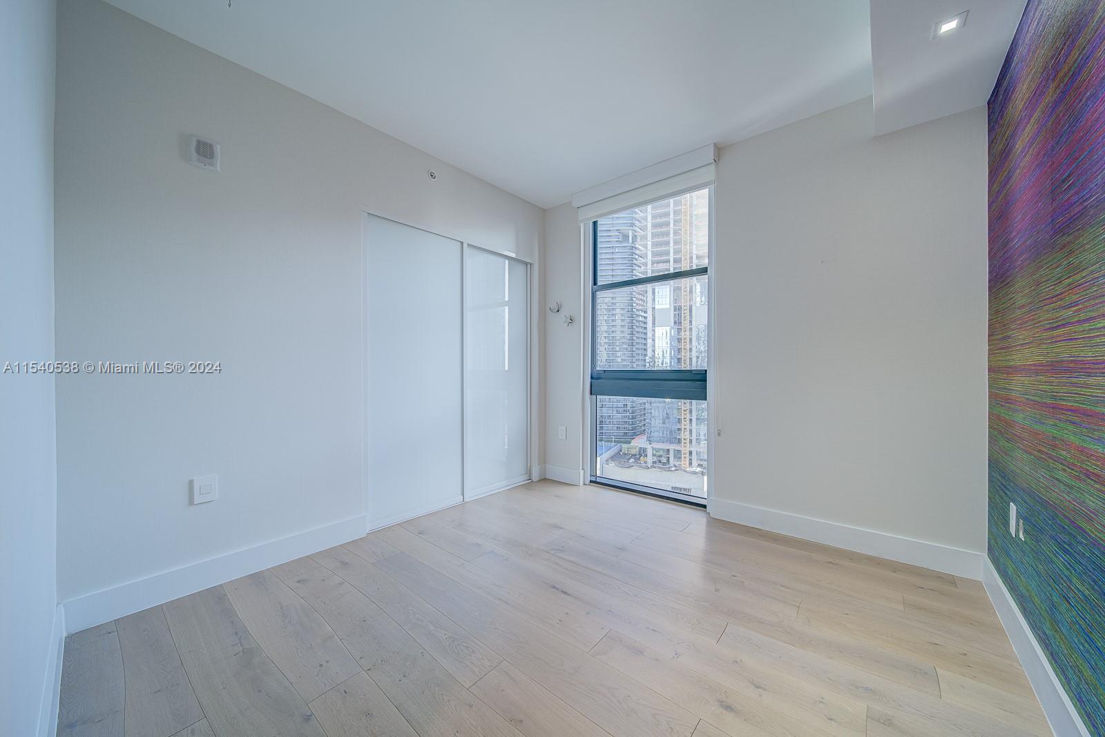 1010 Brickell Ave # 2501