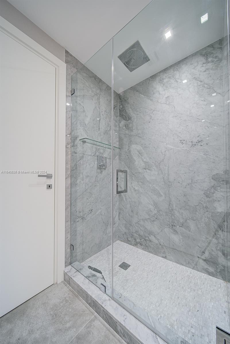 1010 Brickell Ave # 2501