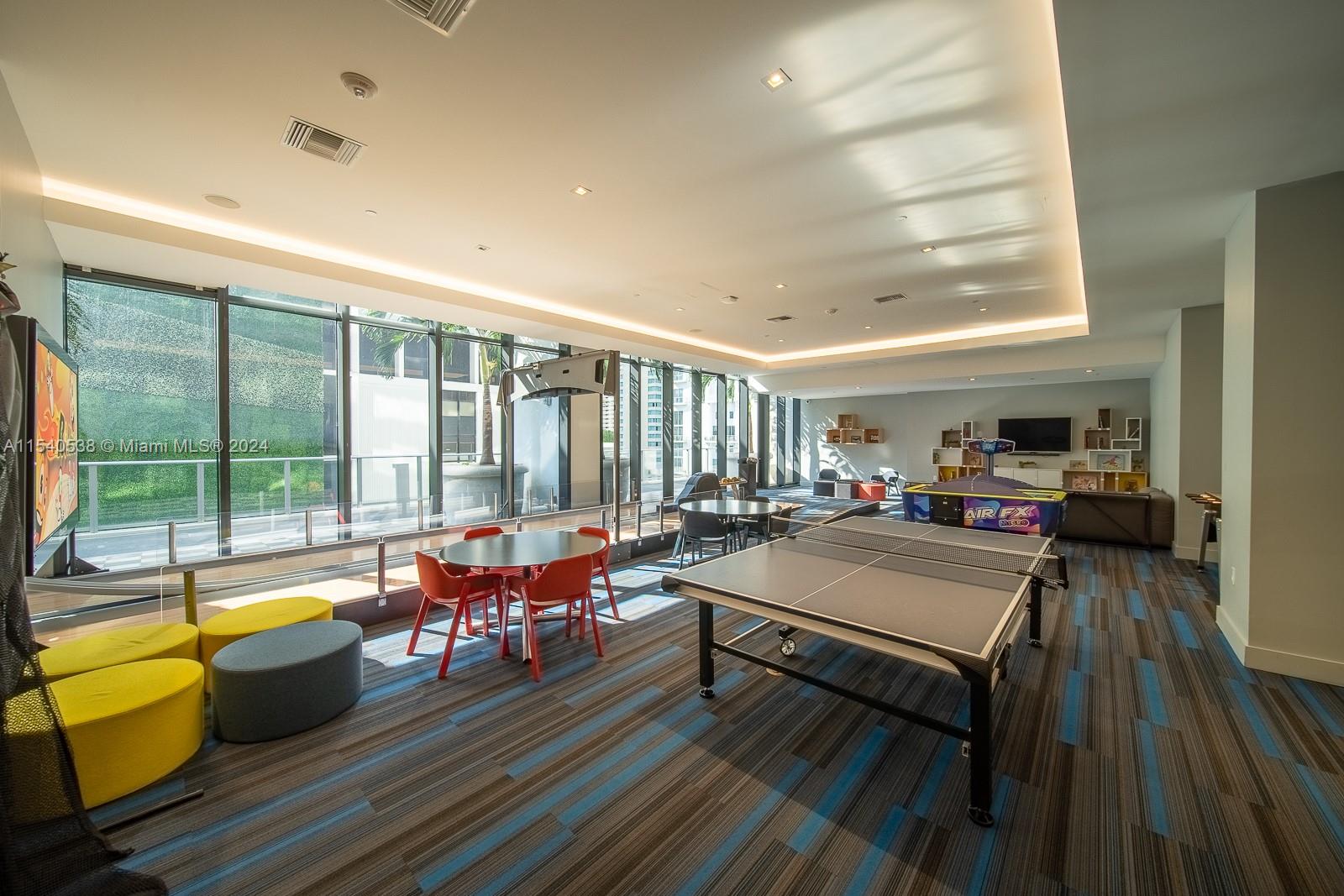 1010 Brickell Ave # 2501
