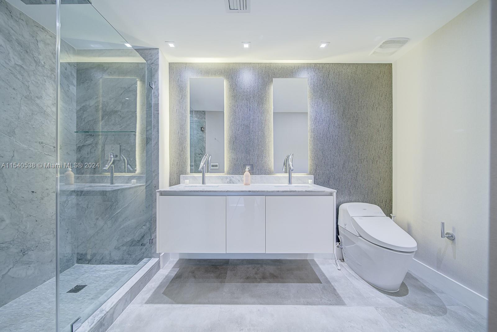 1010 Brickell Ave # 2501