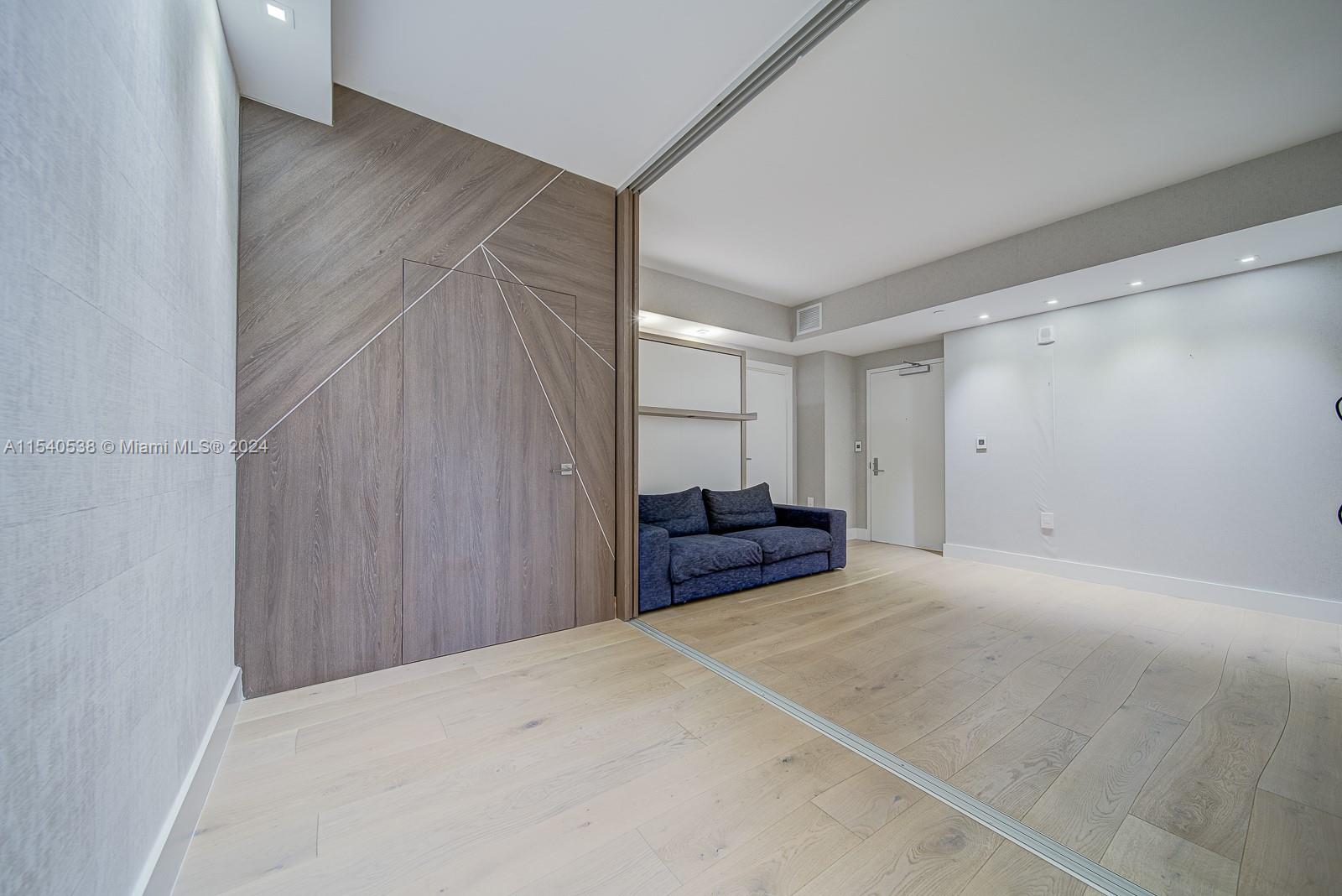 1010 Brickell Ave # 2501