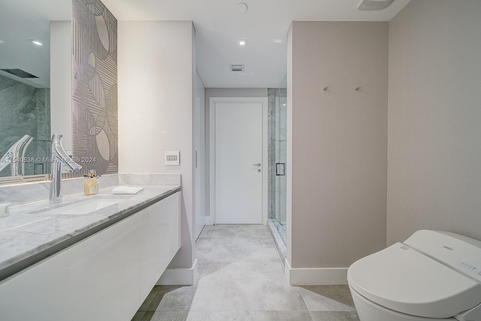 1010 Brickell Ave # 2501