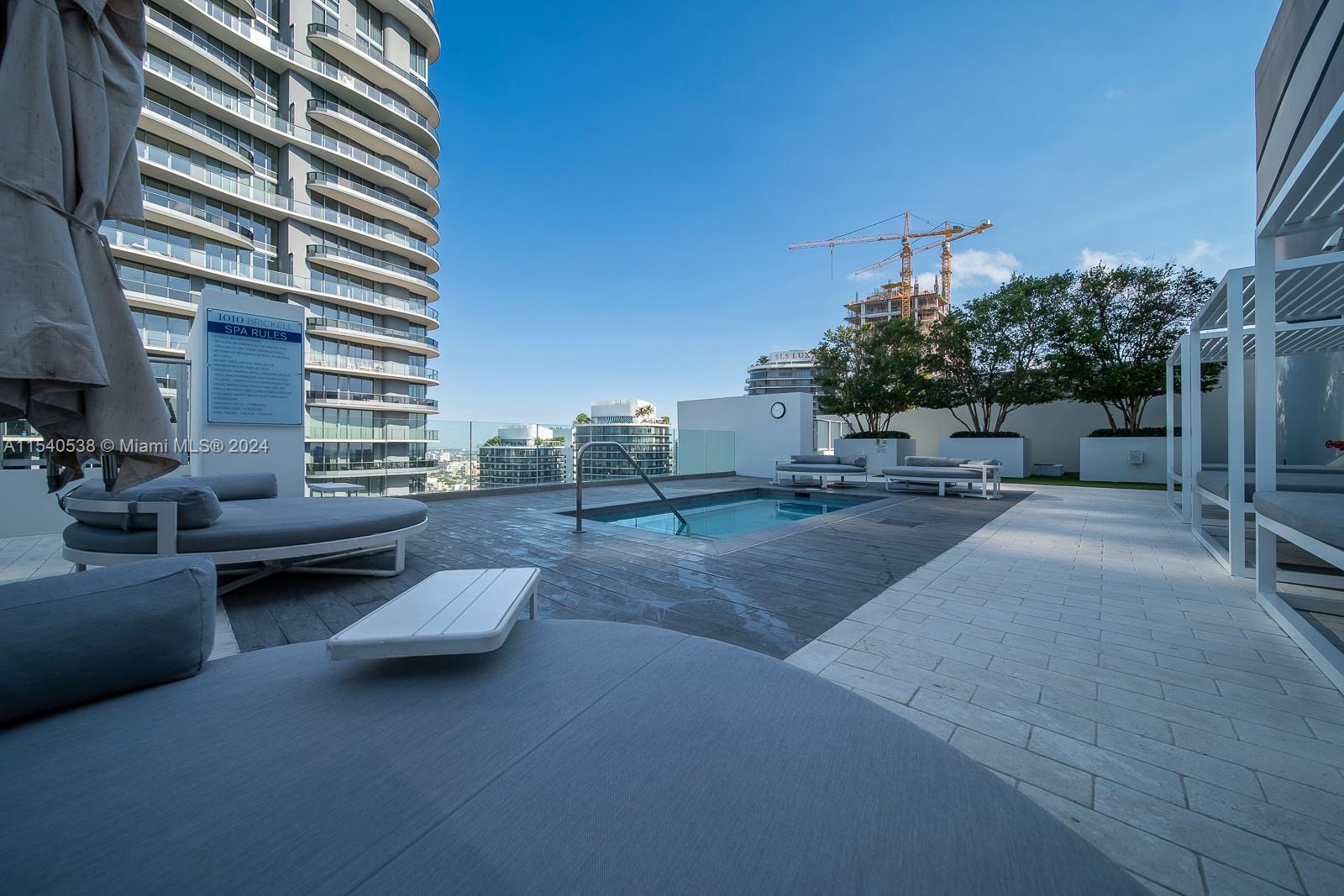 1010 Brickell Ave # 2501
