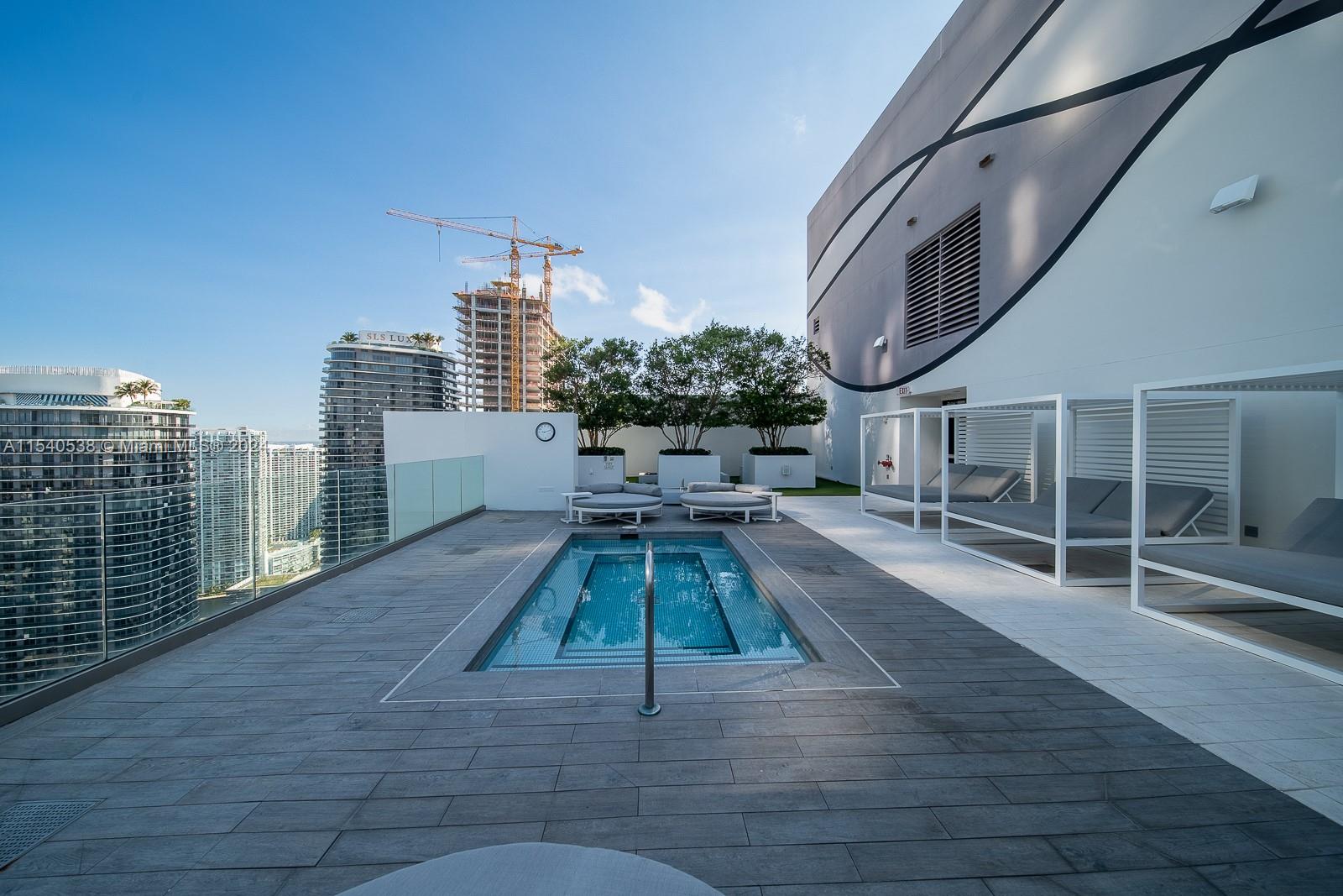 1010 Brickell Ave # 2501