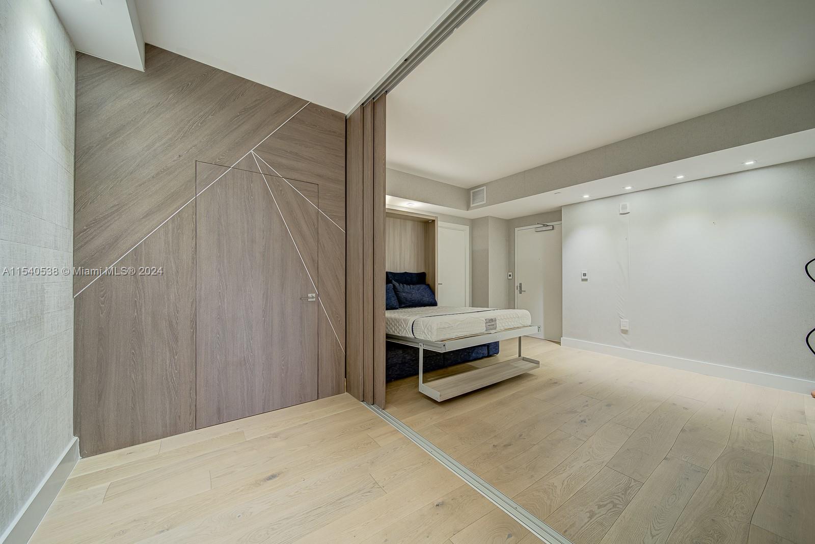 1010 Brickell Ave # 2501