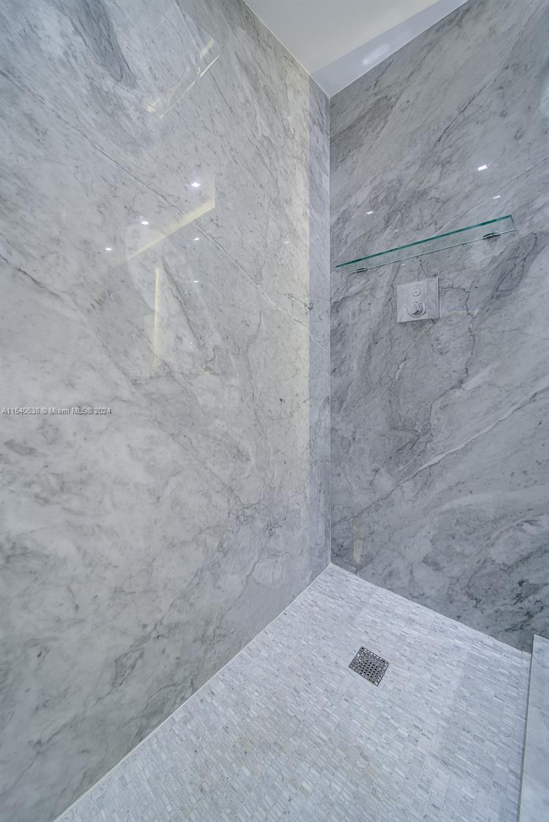 1010 Brickell Ave # 2501