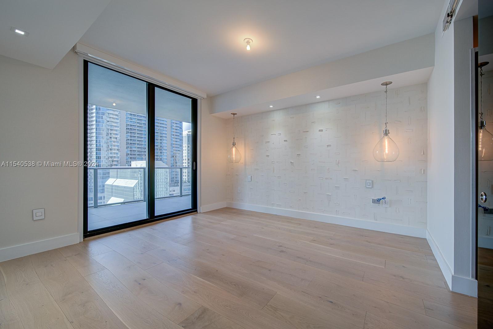 1010 Brickell Ave # 2501