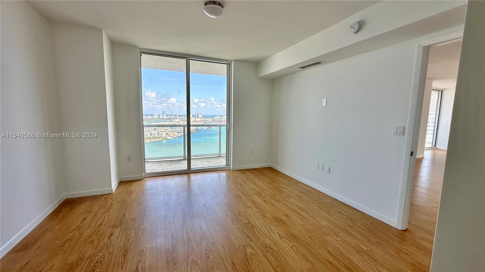 50 Biscayne Blvd # 3910