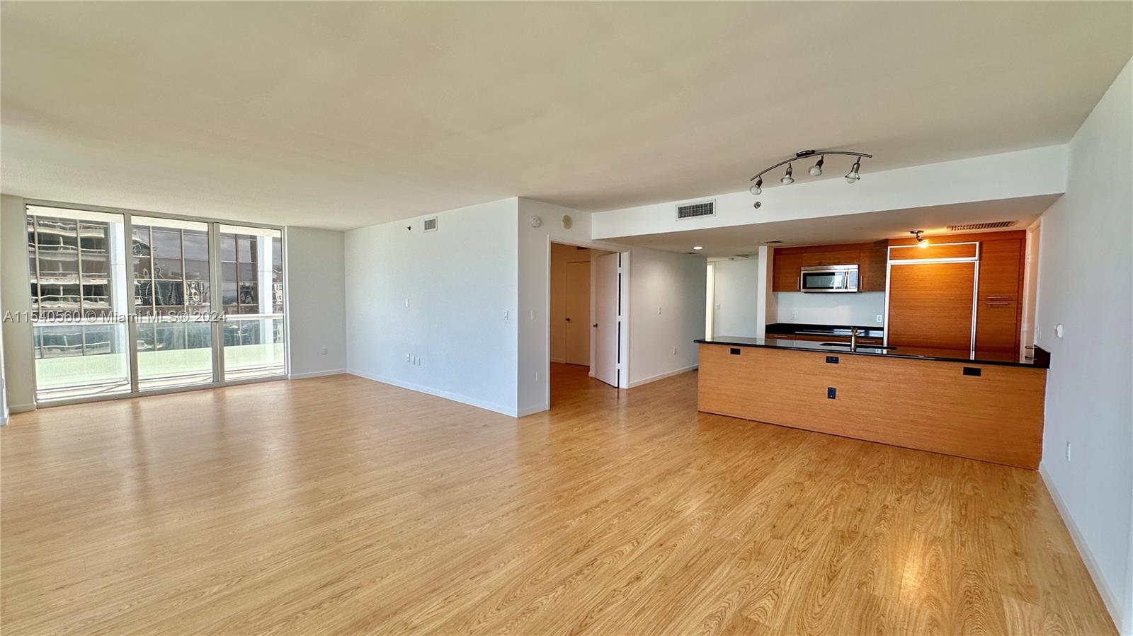 50 Biscayne Blvd # 3910