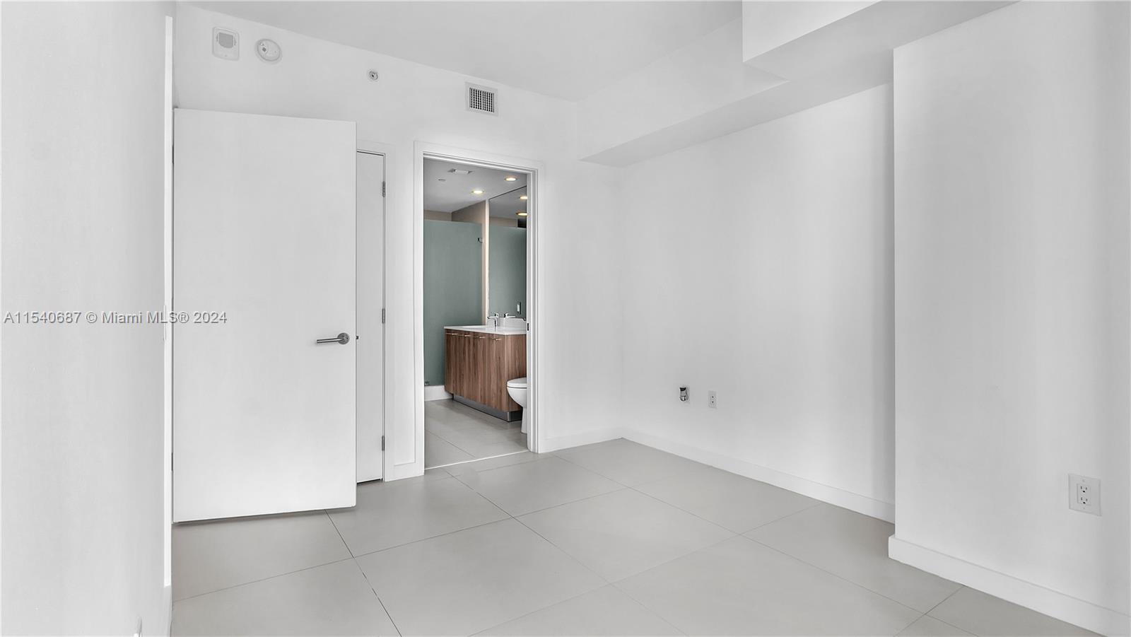 501 NE 31st St # 1704