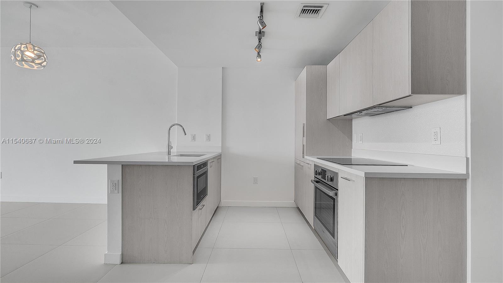 501 NE 31st St # 1704