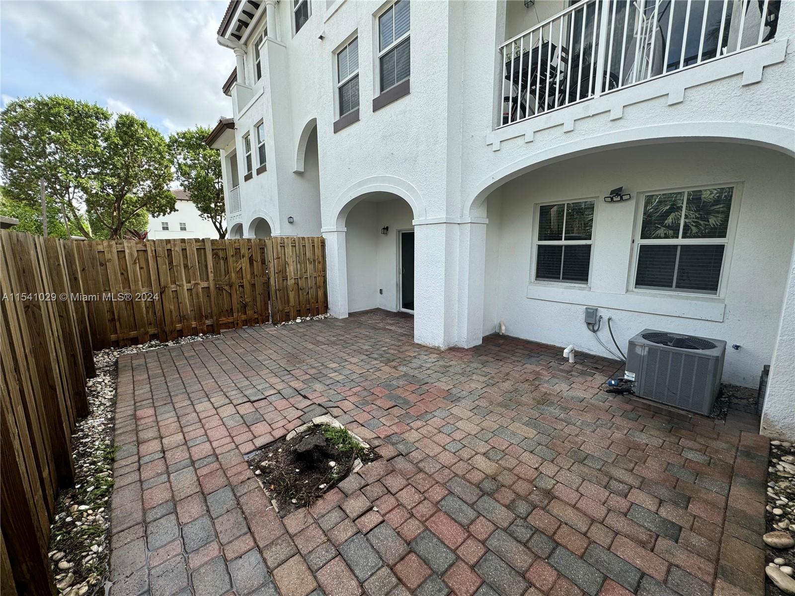 8740 NW 97th Ave # 105