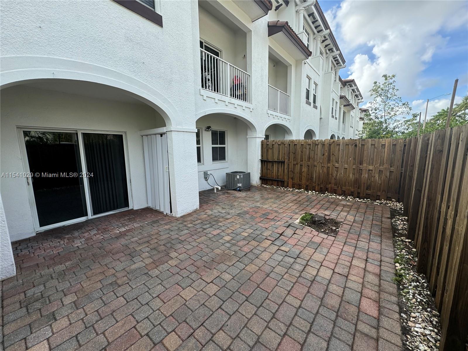 8740 NW 97th Ave # 105