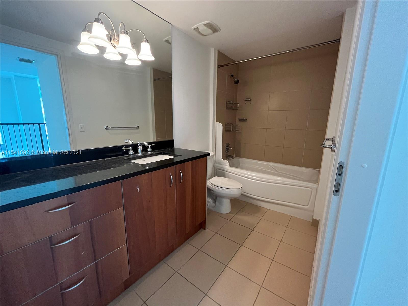 300 S Biscayne Blvd # 406 Unit: L-406