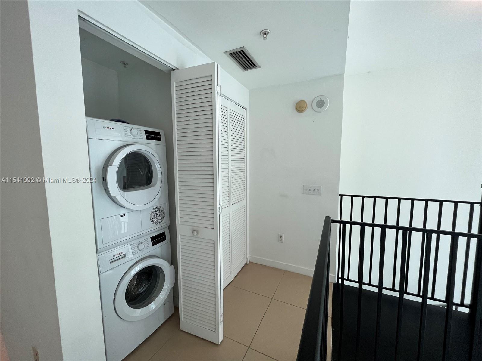 300 S Biscayne Blvd # 406 Unit: L-406