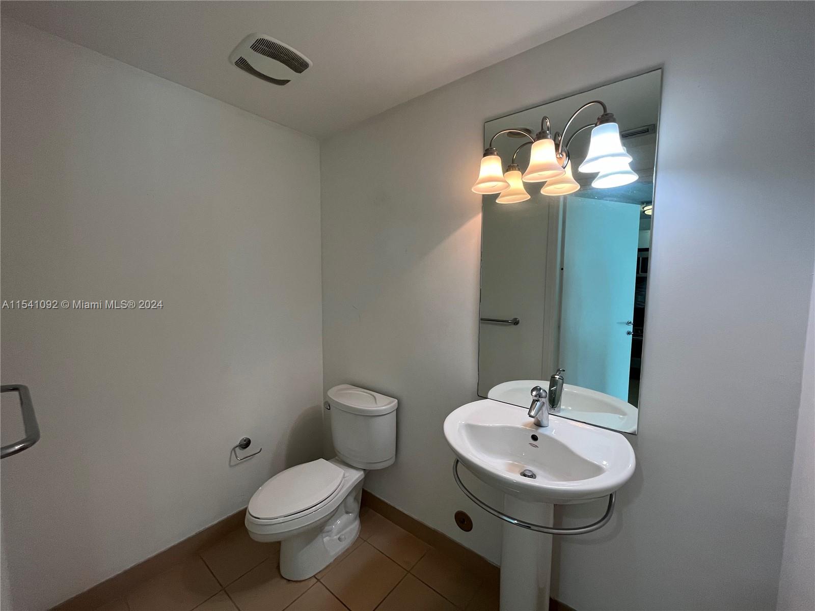 300 S Biscayne Blvd # 406 Unit: L-406