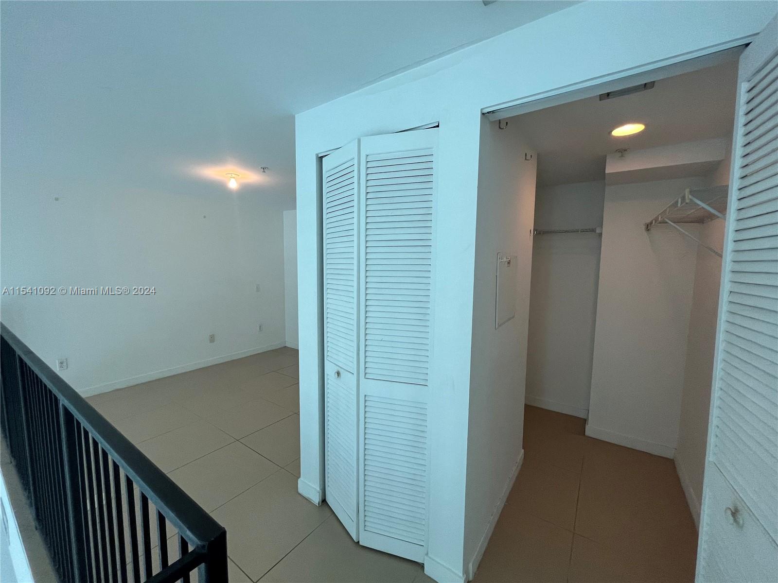 300 S Biscayne Blvd # 406 Unit: L-406