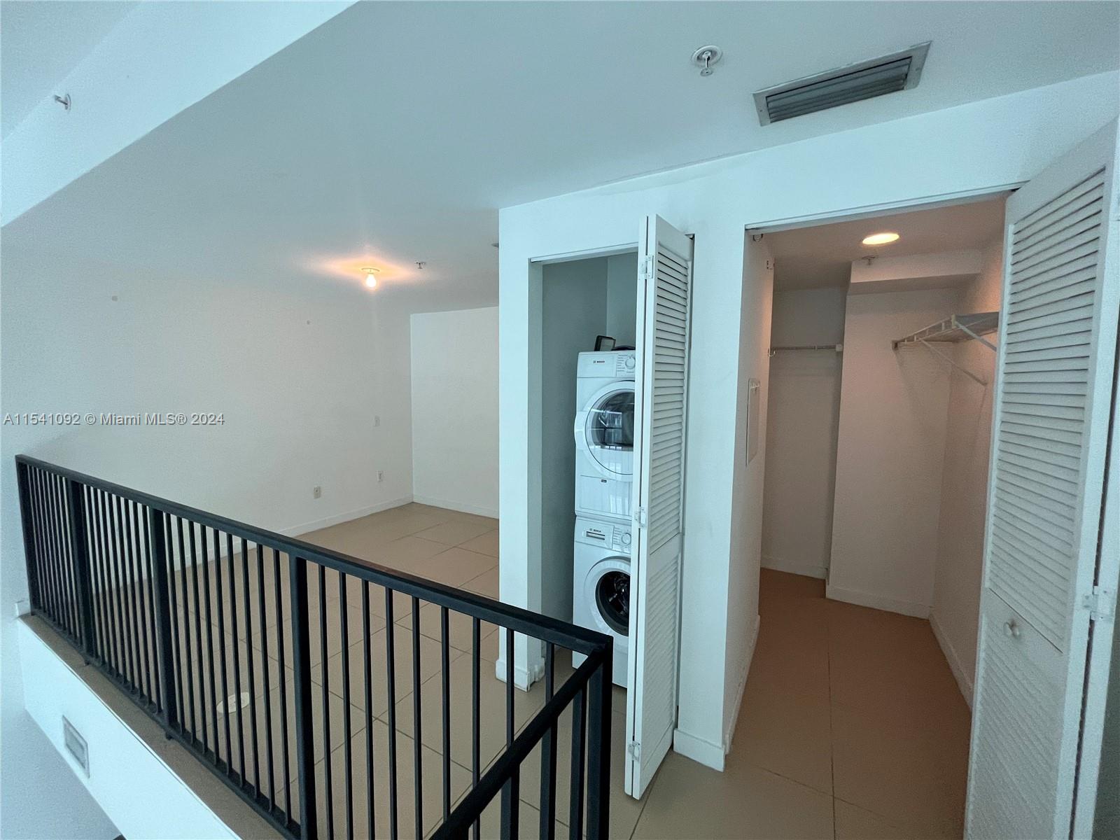 300 S Biscayne Blvd # 406 Unit: L-406