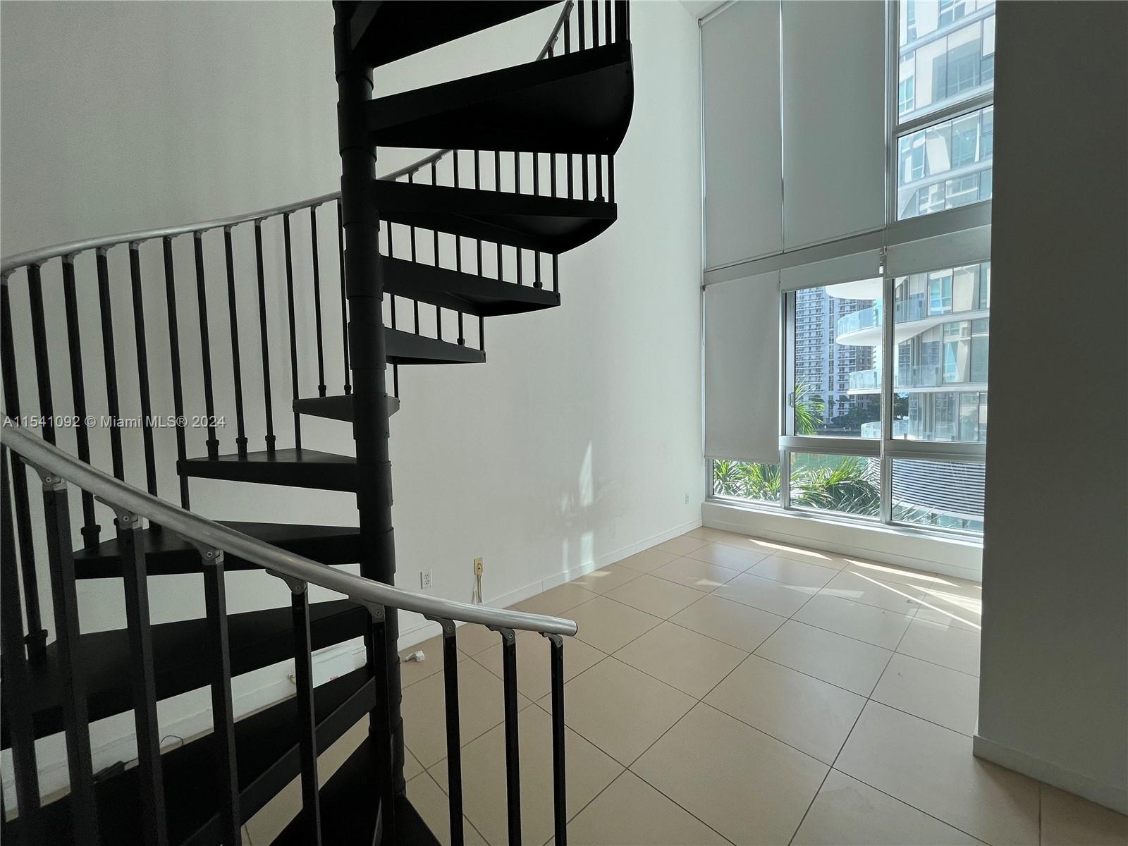 300 S Biscayne Blvd # 406 Unit: L-406