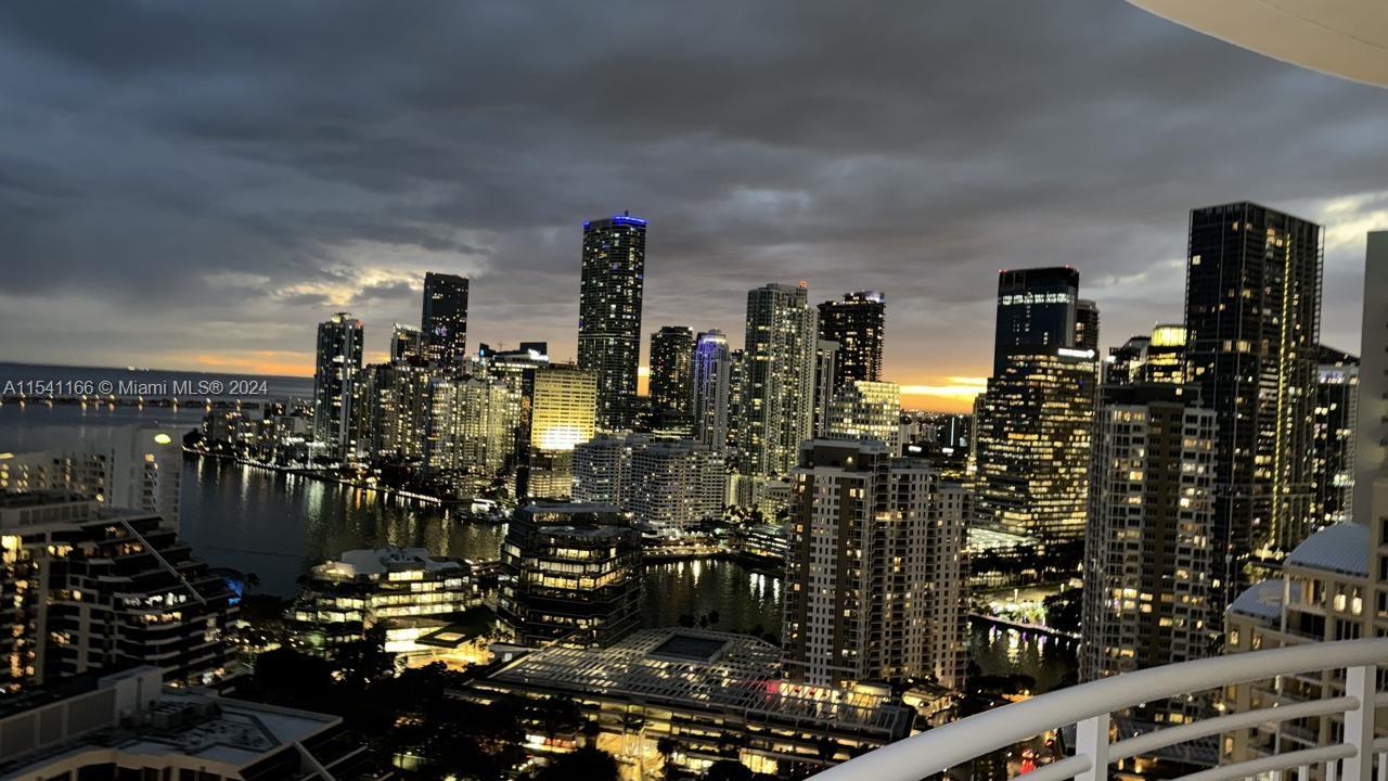 848 Brickell Key Dr # 3303