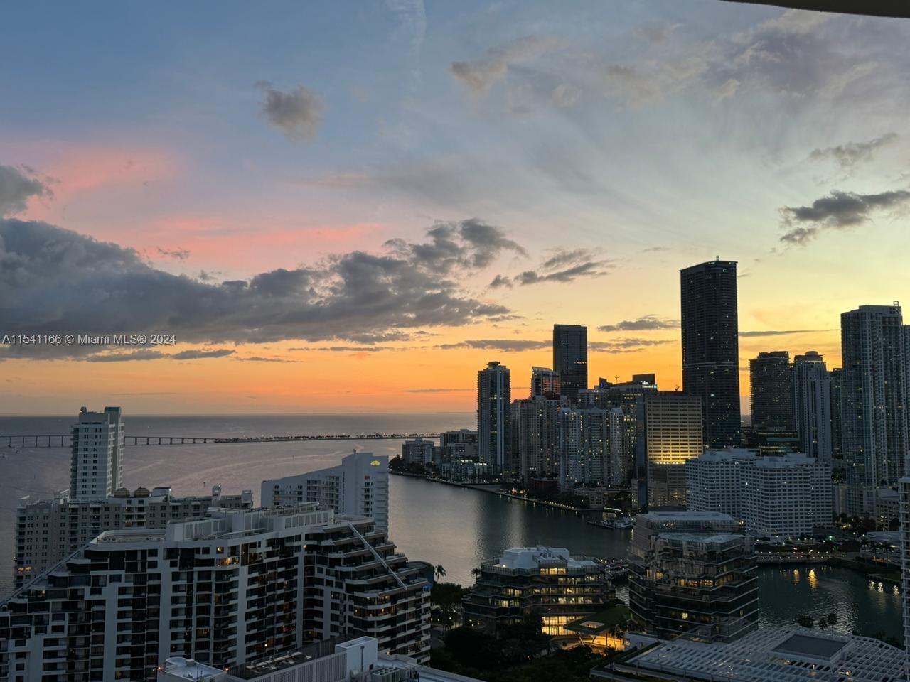 848 Brickell Key Dr # 3303