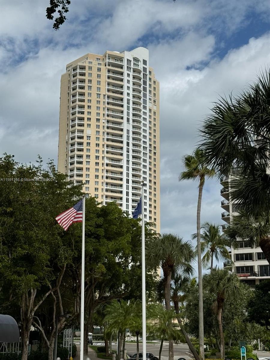 848 Brickell Key Dr # 3303