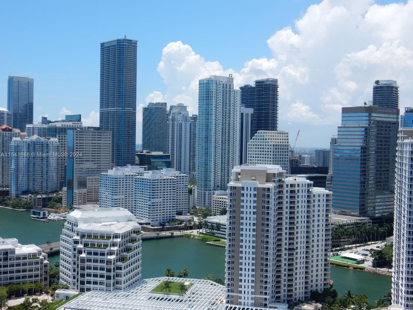 848 Brickell Key Dr # 3303