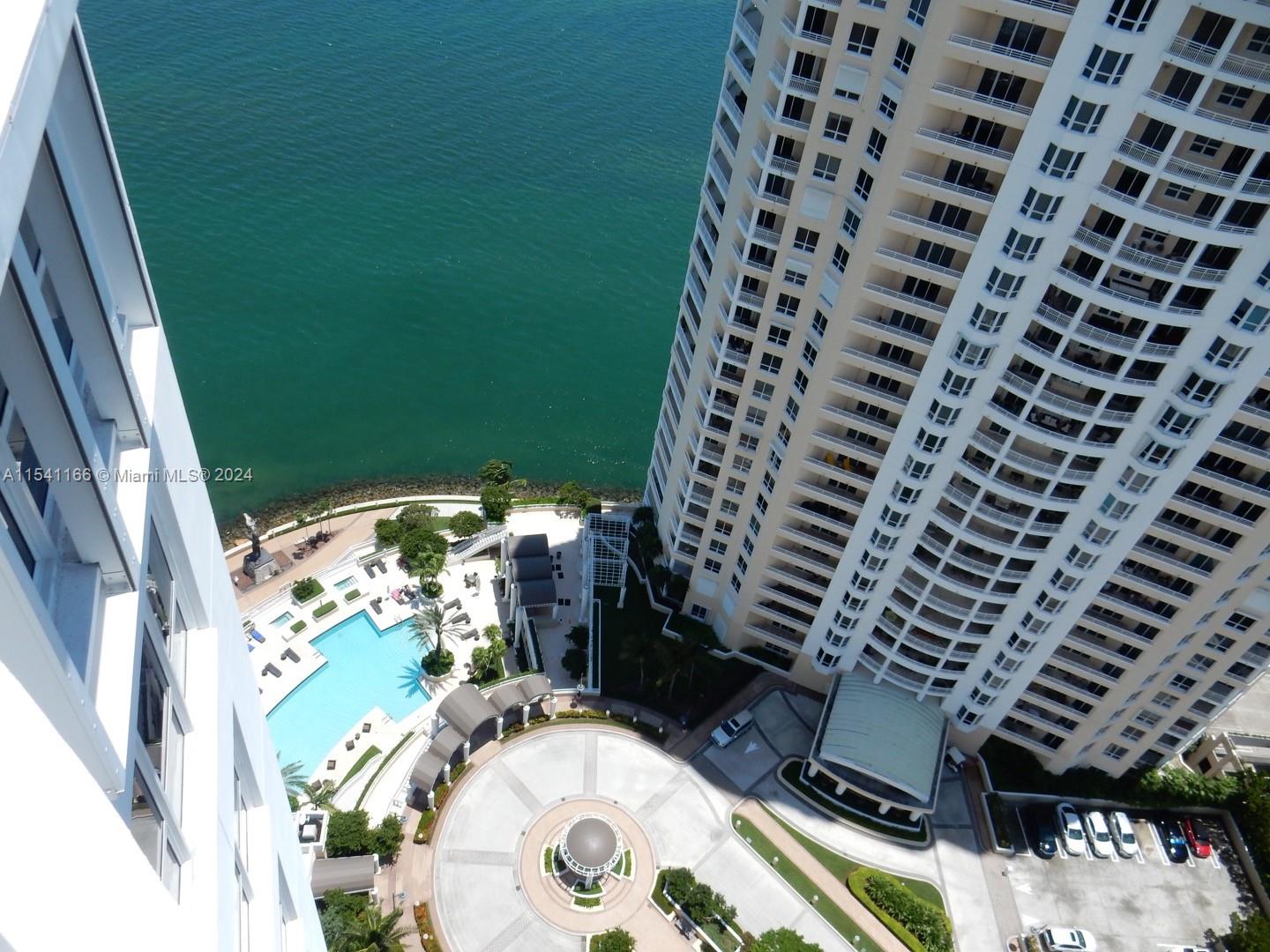 848 Brickell Key Dr # 3303