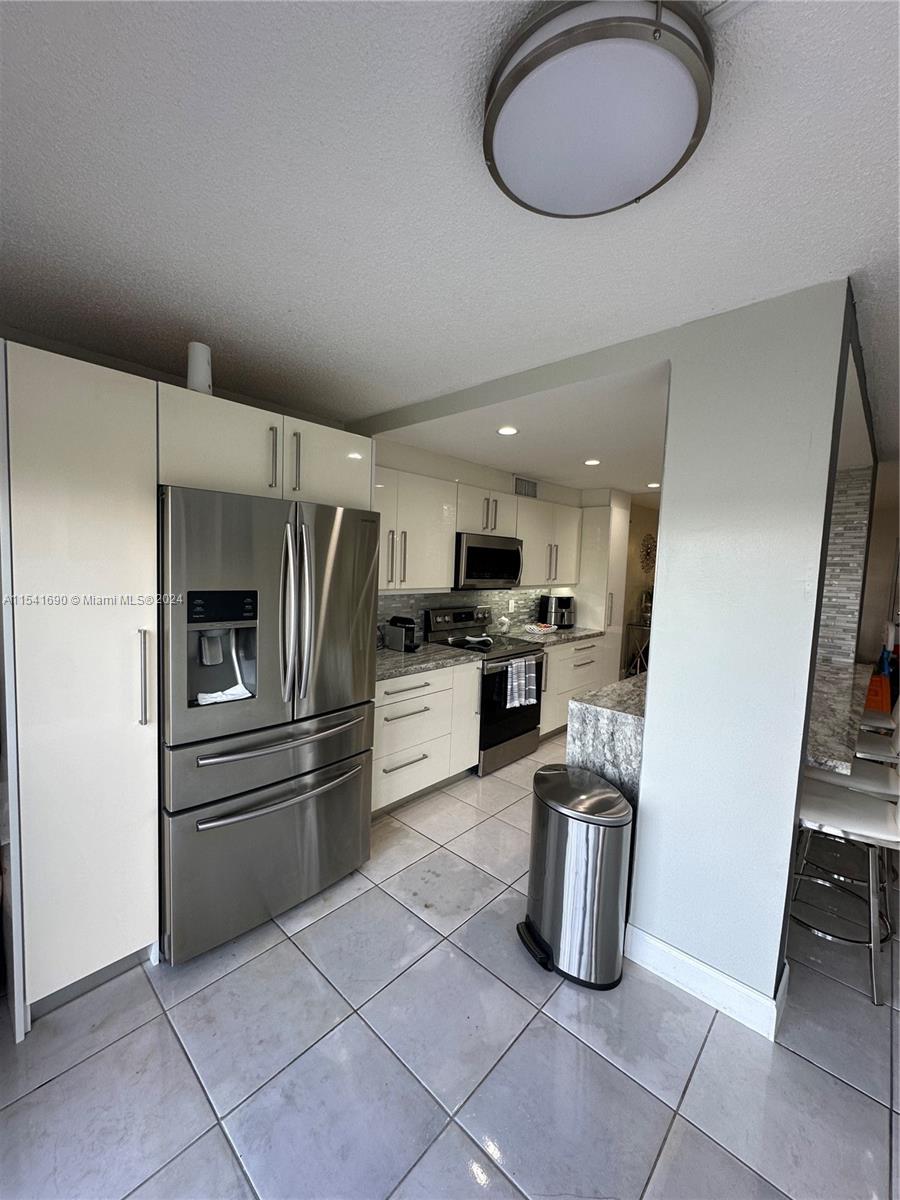 9410 W Flagler St # 410