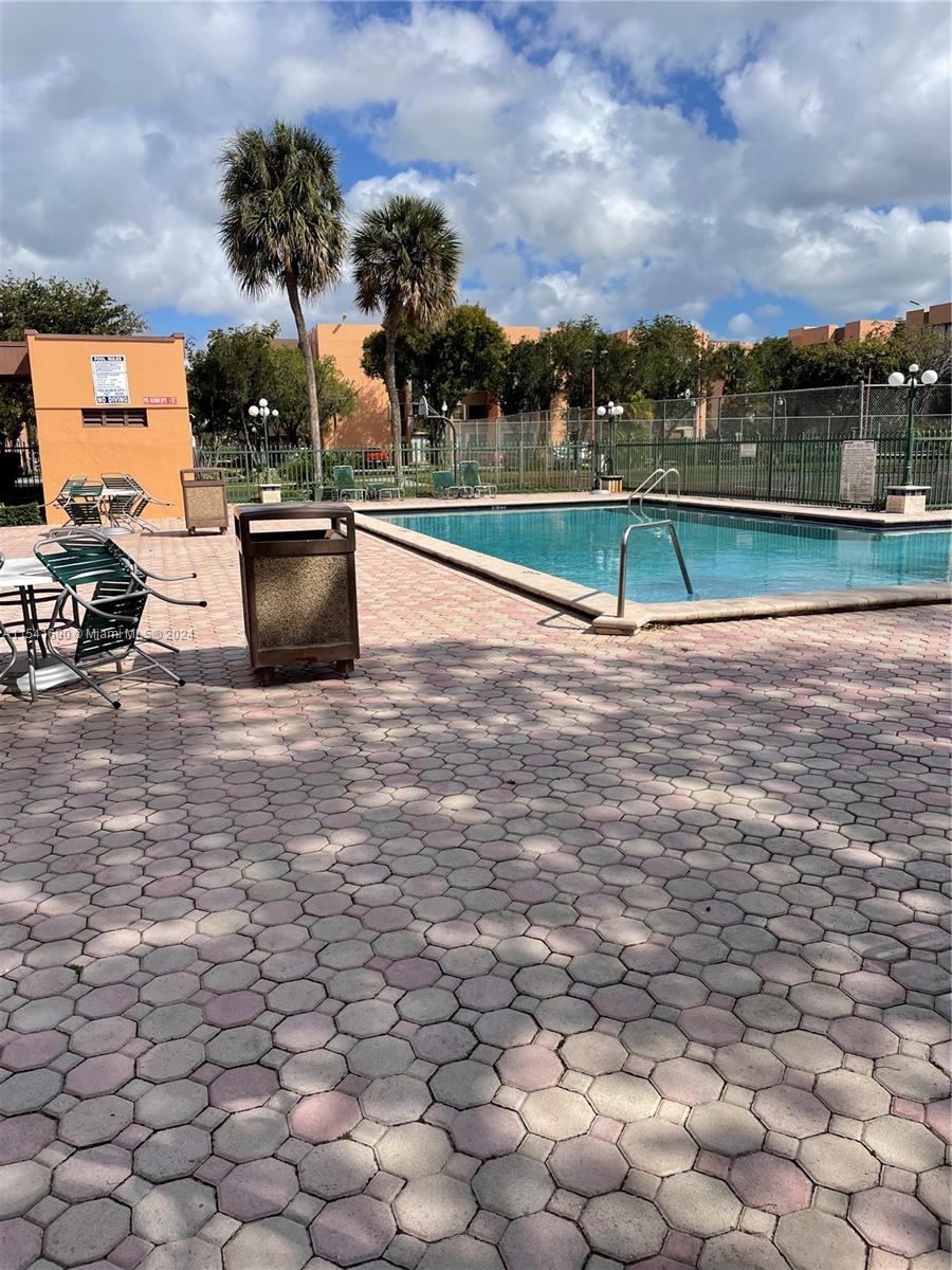 9410 W Flagler St # 410