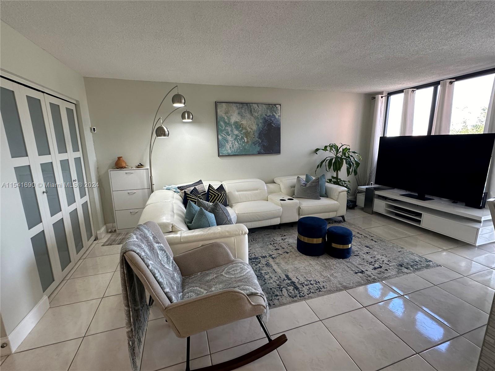 9410 W Flagler St # 410