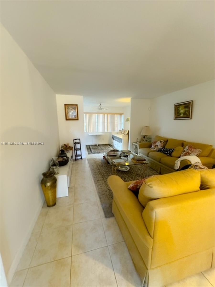 9800 SUNRISE LAKES BLVD Unit: 109