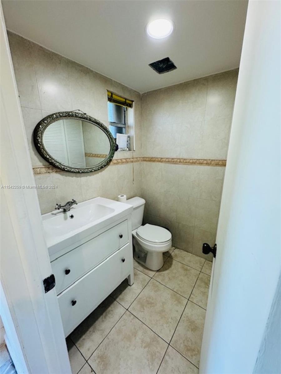 9800 SUNRISE LAKES BLVD Unit: 109
