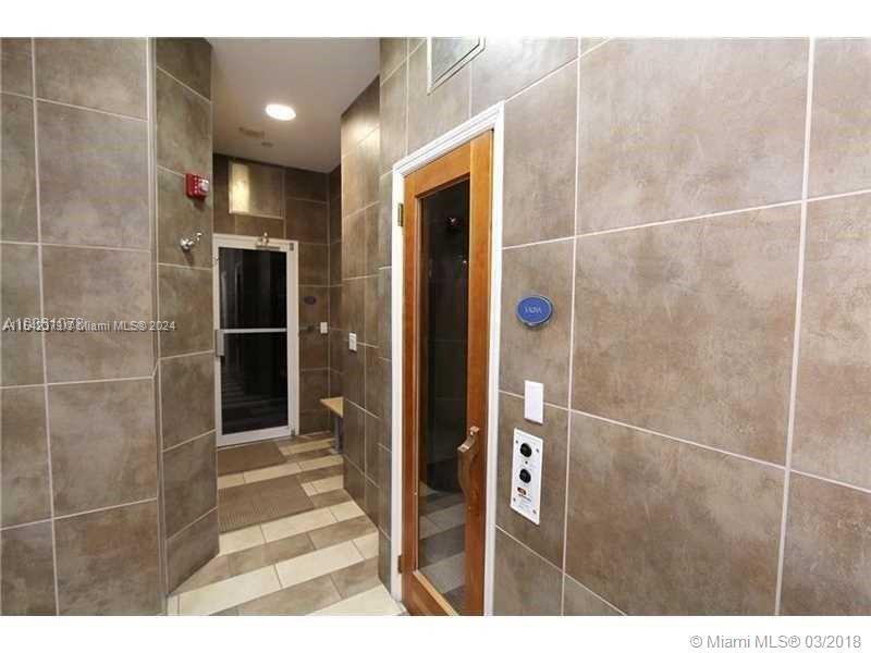 6917 Collins Ave # 912