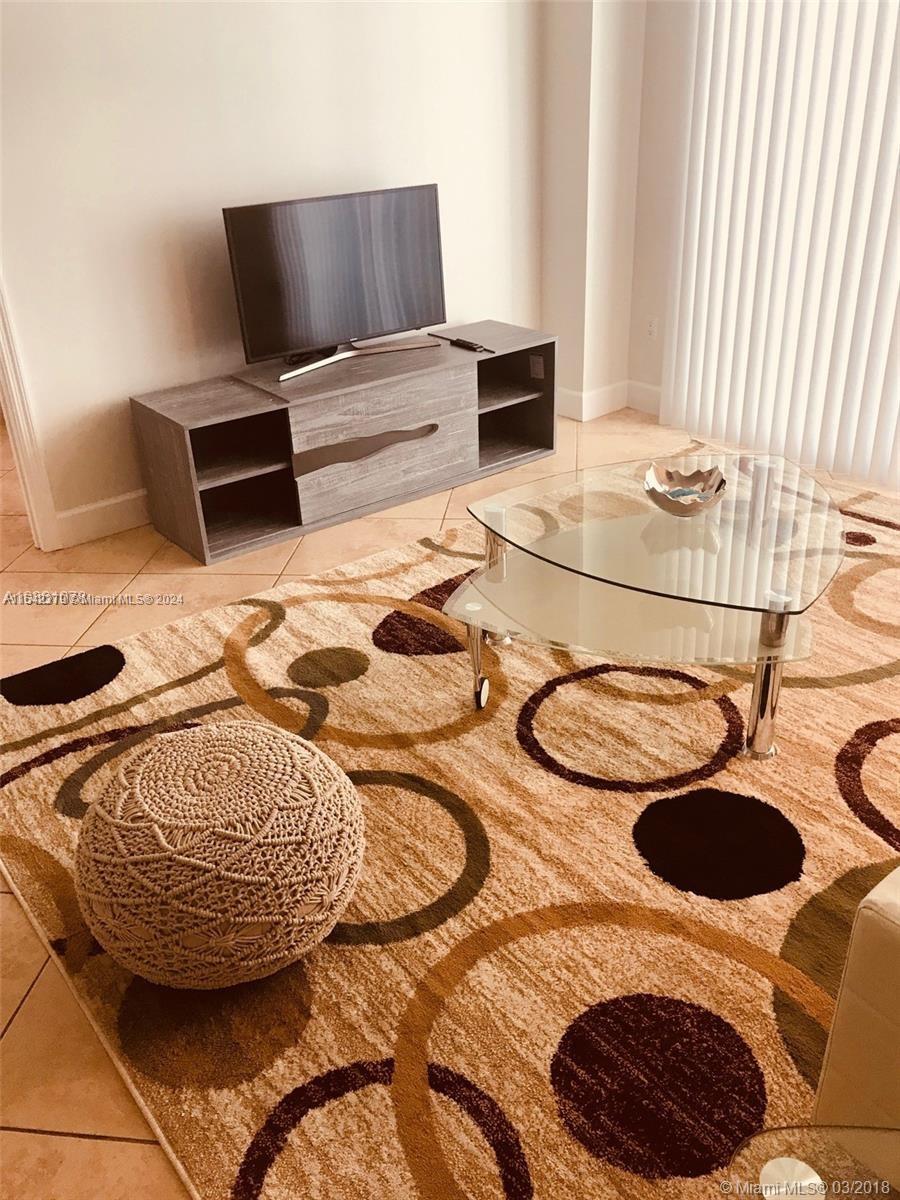 6917 Collins Ave # 912