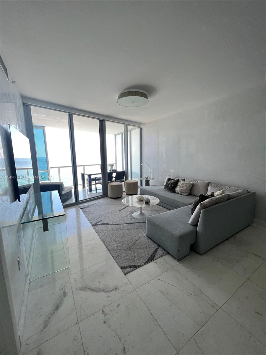 17121 Collins Ave # 903